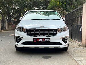 Second Hand Kia Carnival Limousine Plus 7 STR in Delhi