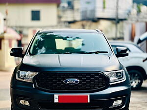 Second Hand Ford Endeavour Titanium 3.2 4x4 AT in Lucknow