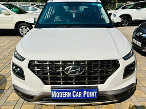 Second Hand Hyundai Venue SX 1.4 CRDi in Chandigarh