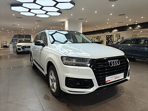 Second Hand Audi Q7 45 TDI Technology Pack in Mumbai