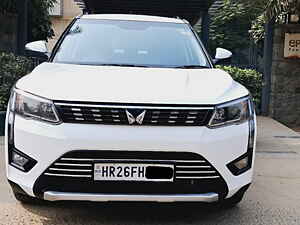 Second Hand महिंद्रा xuv300 w8 1.5 डीज़ल in दिल्ली