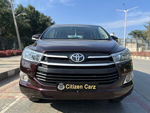 Second Hand Toyota Innova Crysta 2.4 G 8 STR [2016-2017] in Bangalore