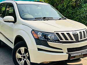 Second Hand महिंद्रा XUV500 w8 in कोलकाता