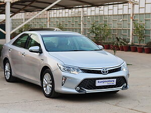 Second Hand Toyota Camry Hybrid in Delhi