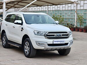 Second Hand Ford Endeavour Titanium 3.2 4x4 AT in Delhi