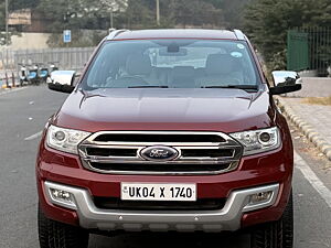 Second Hand Ford Endeavour Titanium 3.2 4x4 AT in Delhi