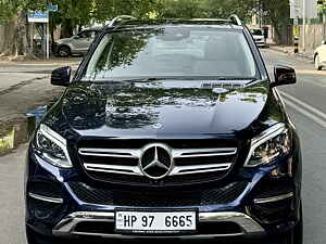 Second Hand मर्सिडीज़ बेंज़ GLE 350 डी in दिल्ली