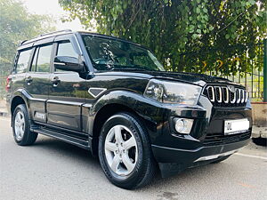 Second Hand Mahindra Scorpio S11 MT 7S in Delhi