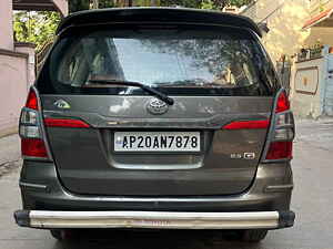 Second Hand टोयोटा इनोवा 2.5 v 7 str in हैदराबाद