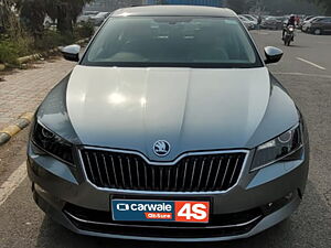 Second Hand Skoda Superb L&K TSI AT in Delhi