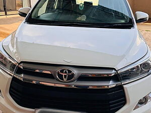 Second Hand Toyota Innova Crysta 2.4 V Diesel in Raipur