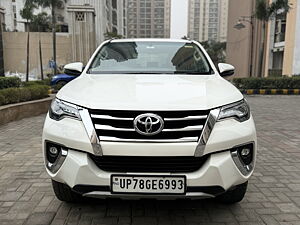 Second Hand Toyota Fortuner 2.8 4x2 AT [2016-2020] in Ghaziabad