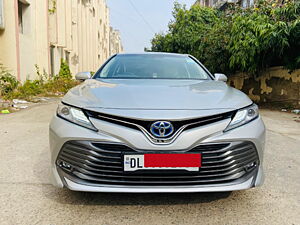 Second Hand Toyota Camry Hybrid in Delhi