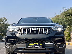 Second Hand Mahindra Alturas G4 4WD AT in Delhi