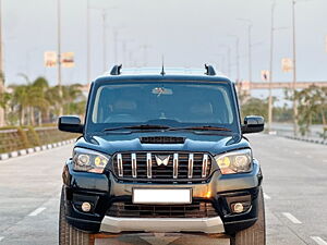 Second Hand Mahindra Scorpio S11 MT 7S in Surat