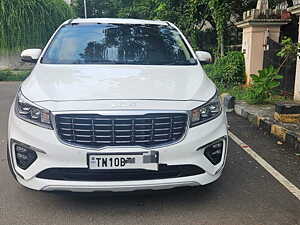 Second Hand Kia Carnival Limousine Plus 7 STR in Chennai