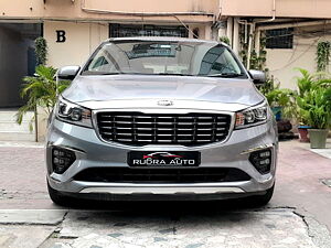 Second Hand Kia Carnival Prestige 7 STR in Kolkata