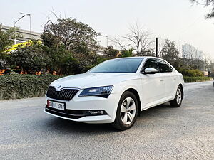 Second Hand Skoda Superb Style TDI AT in Mumbai