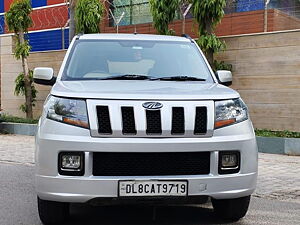 Second Hand Mahindra TUV300 T10 AMT in Delhi