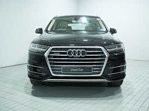 Second Hand Audi Q7 45 TDI Technology Pack in Pune