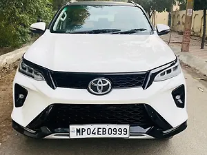 Toyota Fortuner 4X2 2WD Diesel Turbo Automatic Dual Tone