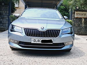 Second Hand Skoda Superb L&K TSI AT in Delhi