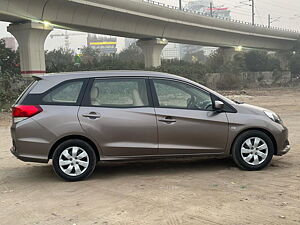 Second Hand Honda Mobilio S Petrol in Delhi