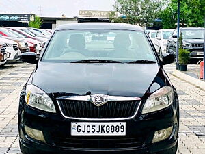 Second Hand Skoda Rapid Ambition 1.6 TDI CR MT in Surat