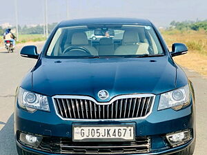 Second Hand Skoda Superb Elegance TSI AT in Surat