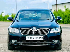 Second Hand Skoda Superb Elegance 2.0 TDI CR AT in Surat