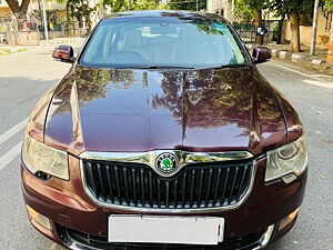 Second Hand Skoda Superb Elegance TSI AT in Delhi