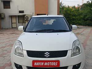 Second Hand Maruti Suzuki Swift VXi in Ahmedabad