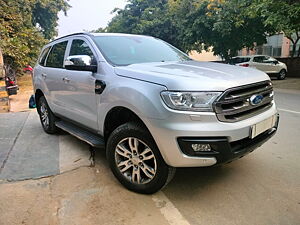 Second Hand Ford Endeavour Titanium 3.2 4x4 AT in Gurgaon