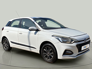 Second Hand Hyundai Elite i20 Sportz Plus 1.4 CRDi in Rajkot