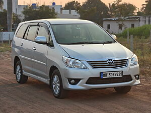 Second Hand Toyota Innova 2.5 VX 8 STR BS-III in Nashik