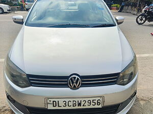 Second Hand Volkswagen Vento Highline Petrol AT in Delhi