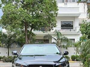 Second Hand Jaguar XE Prestige Diesel in Delhi