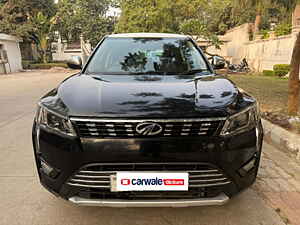 Second Hand महिंद्रा xuv300 w6 1.5 डीज़ल in लखनऊ