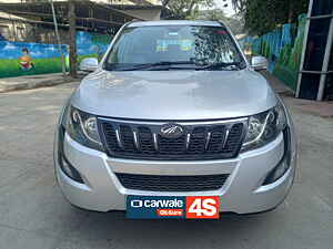 Second Hand महिंद्रा XUV500 w6 in मुंबई