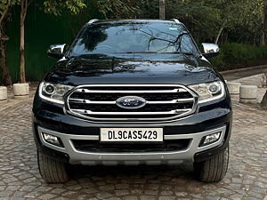 Second Hand Ford Endeavour Titanium 3.2 4x4 AT in Delhi