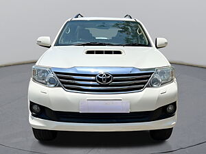 Second Hand Toyota Fortuner 3.0 4x2 MT in Mumbai