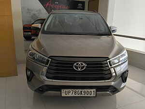 Second Hand टोयोटा इनोवा क्रिस्टा 2.4 gx 8 str [2016-2020] in कानपुर