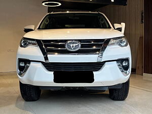 Second Hand Toyota Fortuner 2.8 4x2 AT [2016-2020] in Noida