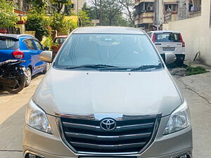 Second Hand Toyota Innova 2.5 VX BS IV 8 STR in Mumbai