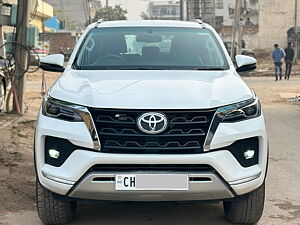 Second Hand Toyota Fortuner 4X2 AT 2.8 Diesel in Mohali