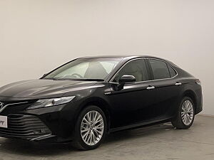 Second Hand Toyota Camry Hybrid in Chandigarh