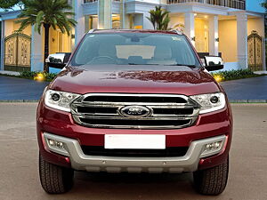 Second Hand Ford Endeavour Titanium 3.2 4x4 AT in Delhi