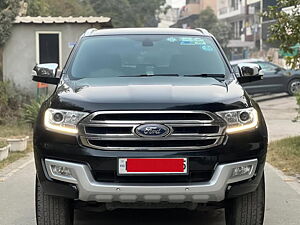 Second Hand Ford Endeavour Titanium 2.2 4x2 AT in Delhi