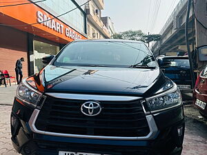 Second Hand Toyota Innova Crysta 2.4 G 8 STR [2016-2017] in Faridabad