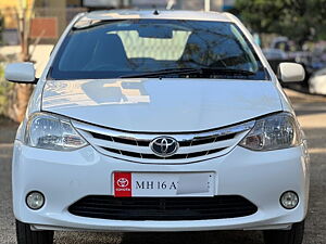 Second Hand Toyota Etios Liva V in Nashik